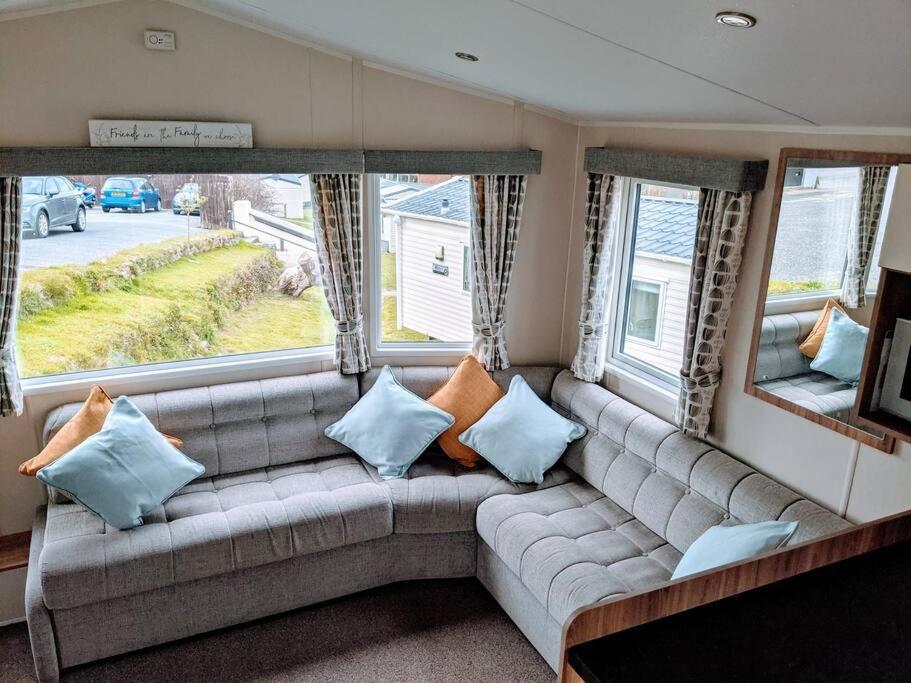Large 4 Person Couples And Family Caravan In Newquay Bay Resort ภายนอก รูปภาพ