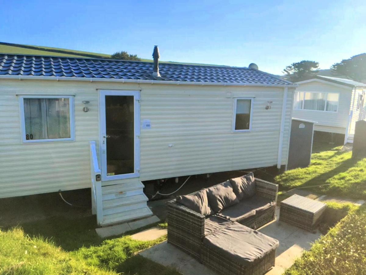 Large 4 Person Couples And Family Caravan In Newquay Bay Resort ภายนอก รูปภาพ