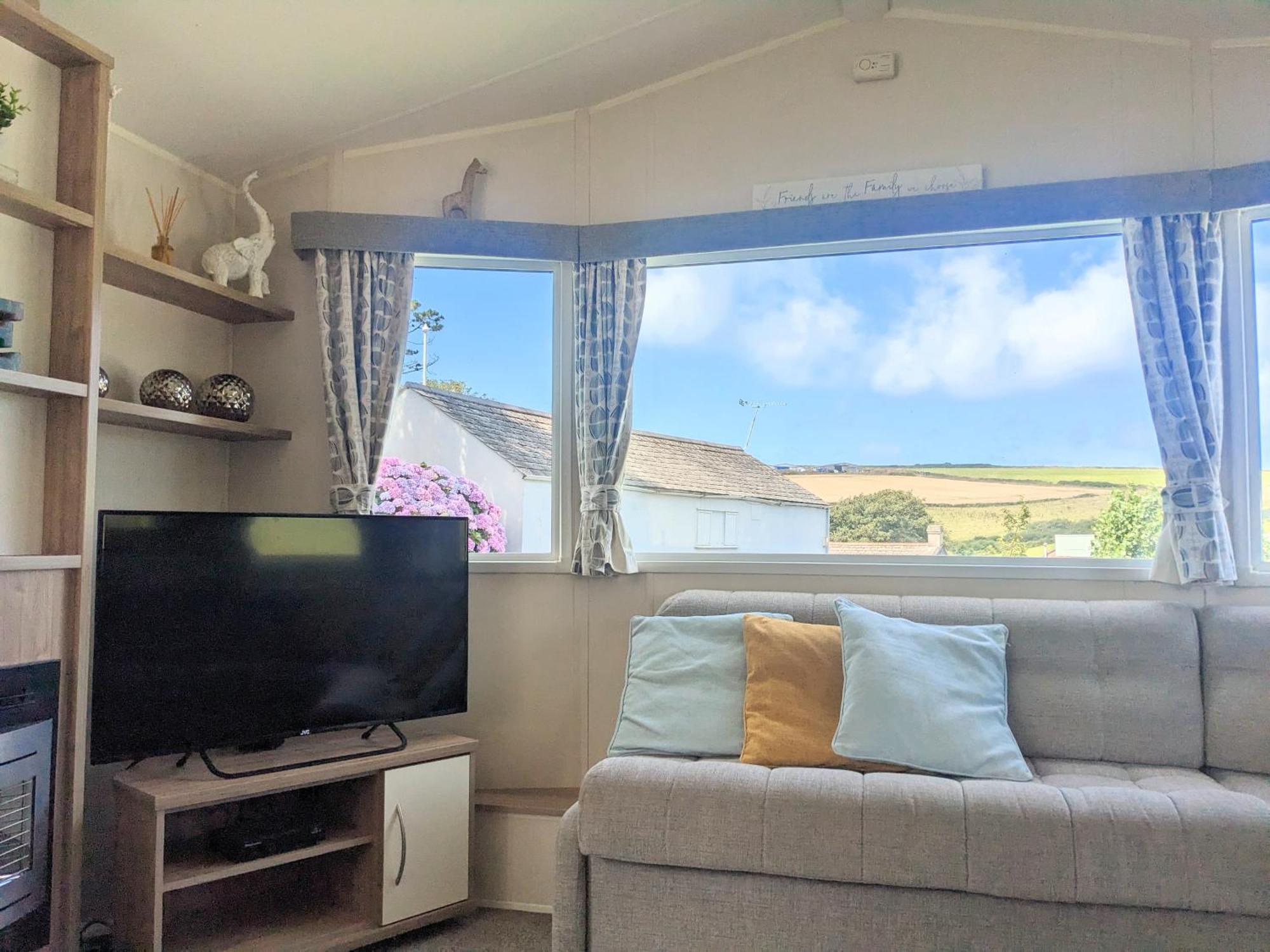 Large 4 Person Couples And Family Caravan In Newquay Bay Resort ภายนอก รูปภาพ